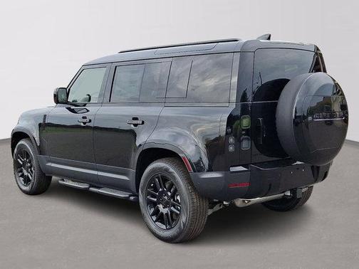 2026 Land Rover Defender 110S