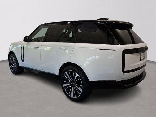 Ostuni Pearl White 2024 Land Rover Range Rover P530 SE
