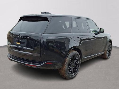 2026 Land Rover Range Rover P400 SE