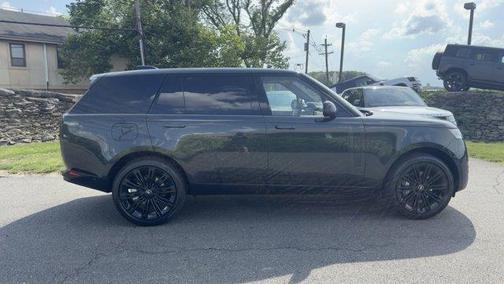 2025 Land Rover Range Rover P400 SE 7 Seat