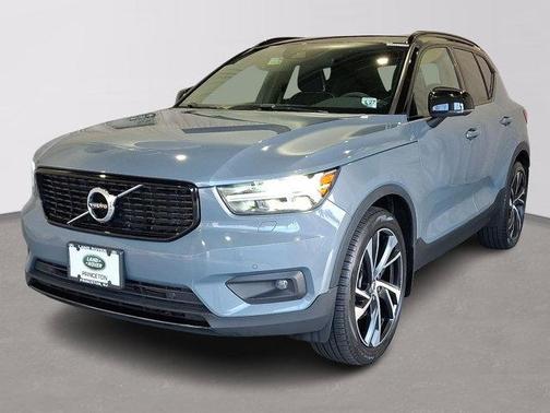 2022 Volvo XC40 T5 R-Design