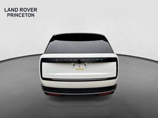 2025 Land Rover Range Rover P530 SE 7 Seat