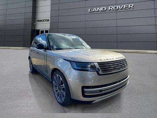 2025 Land Rover Range Rover P530 SE