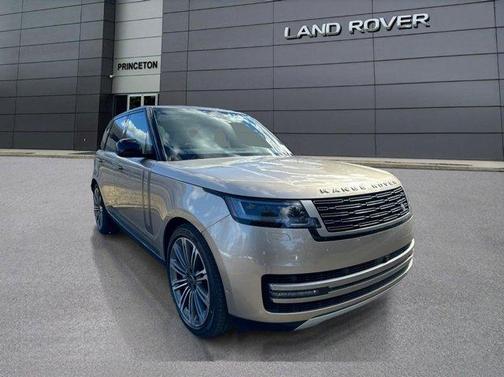 2025 Land Rover Range Rover P530 SE