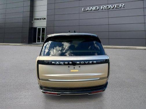 2025 Land Rover Range Rover P530 SE