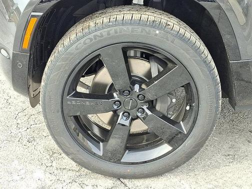 2026 Land Rover Defender 110 X-Dynamic SE