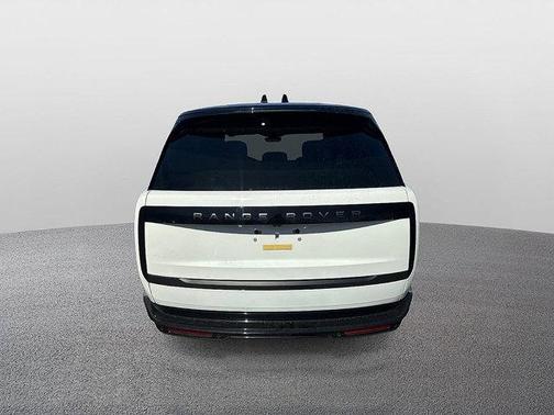 2025 Land Rover Range Rover P530 SE