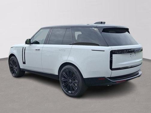 2025 Land Rover Range Rover P530 SE