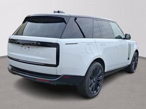 2025 Land Rover Range Rover P530 SE