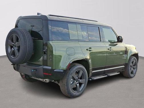 2026 Land Rover Defender 110 X-Dynamic SE