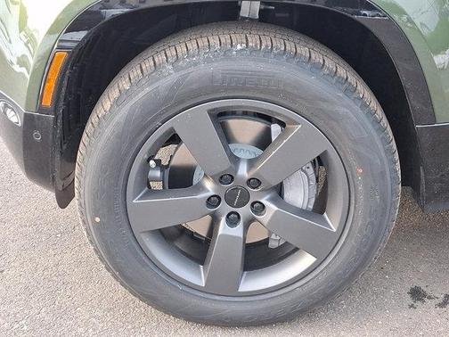 2026 Land Rover Defender 110 X-Dynamic SE