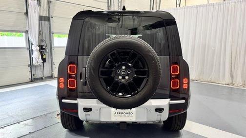 2024 Land Rover Defender P300