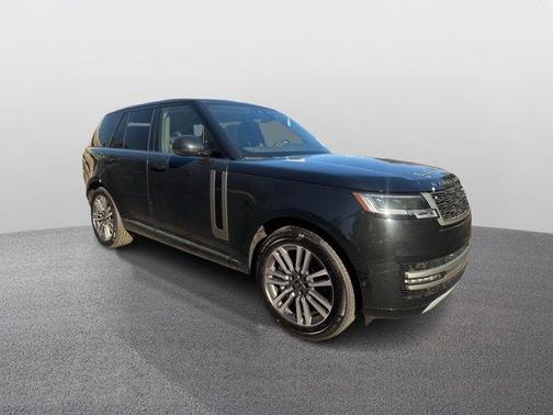 2025 Land Rover Range Rover P530 SE
