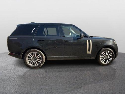 2025 Land Rover Range Rover P530 SE