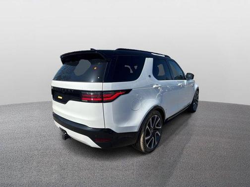 2025 Land Rover Discovery P300 Dynamic SE