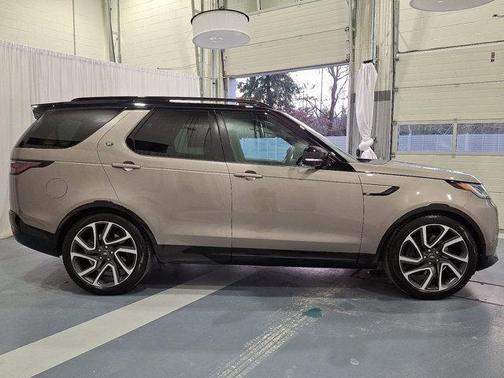 2025 Land Rover Discovery P360 Dynamic SE