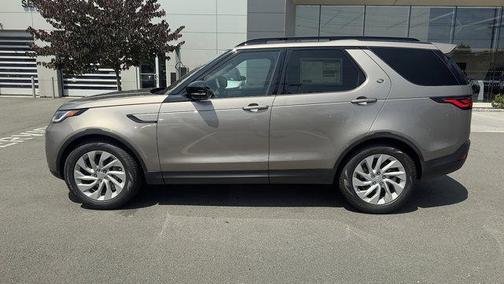 2025 Land Rover Discovery P300 S