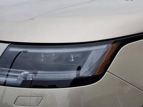 2025 Land Rover Range Rover P400 SE