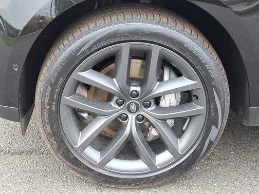 2025 Land Rover Range Rover Sport P360 SE