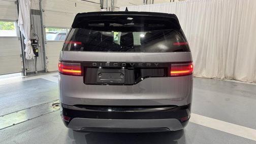 2024 Land Rover Discovery P300 Dynamic SE