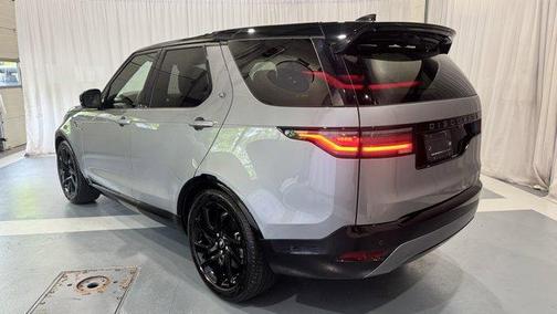 2024 Land Rover Discovery P300 Dynamic SE