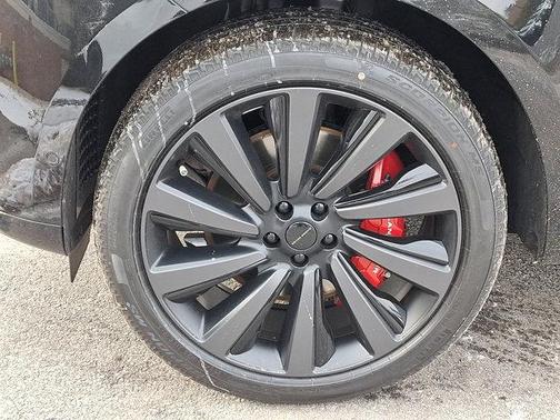 2026 Land Rover Range Rover SV