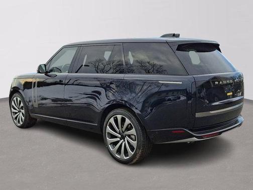 2026 Land Rover Range Rover P530 SE 7 Seat