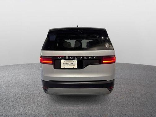 2024 Land Rover Discovery P300 S
