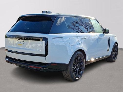 2025 Land Rover Range Rover P400 SE