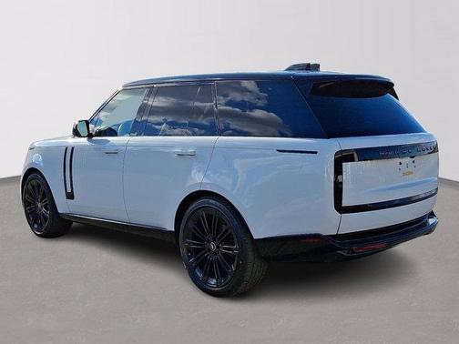 2025 Land Rover Range Rover P400 SE