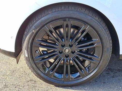 2025 Land Rover Range Rover P400 SE