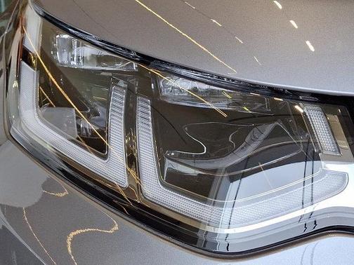 2025 Land Rover Discovery Sport S