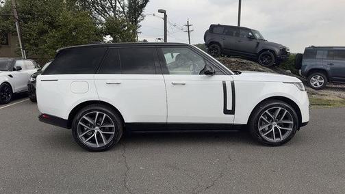 2025 Land Rover Range Rover P400 SE