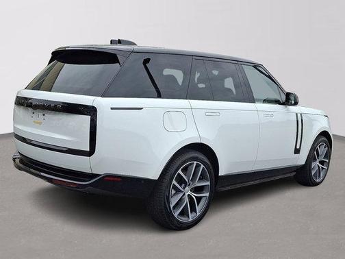 2025 Land Rover Range Rover P400 SE