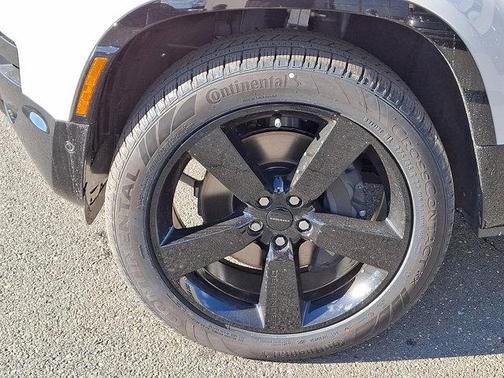 2026 Land Rover Defender 110 X-Dynamic SE