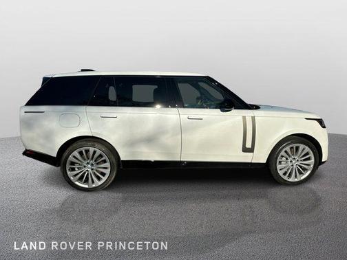 2025 Land Rover Range Rover P530 SE 7 Seat
