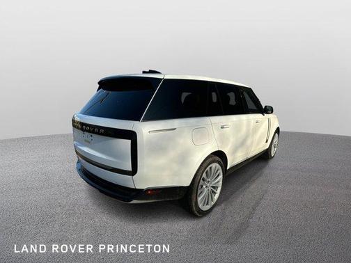 2025 Land Rover Range Rover P530 SE 7 Seat