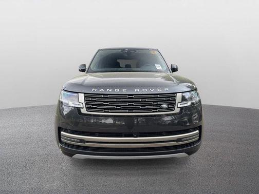 2025 Land Rover Range Rover P550e SE