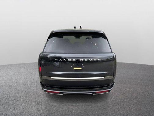 2025 Land Rover Range Rover P550e SE