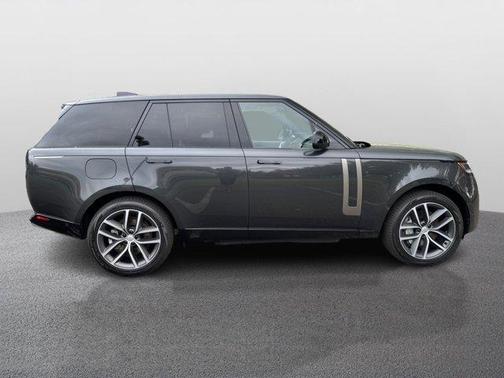 2025 Land Rover Range Rover P550e SE