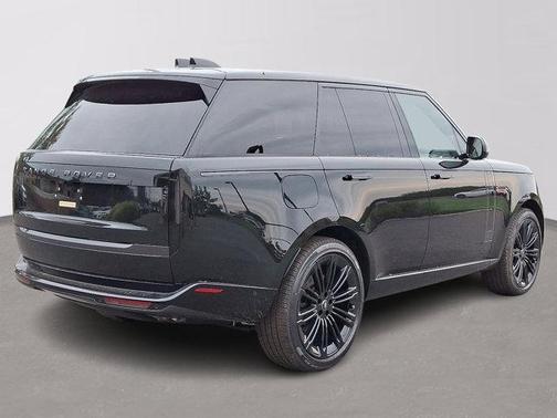 2025 Land Rover Range Rover P530 SE