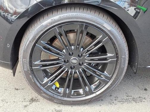 2025 Land Rover Range Rover P400 SE 7 Seat