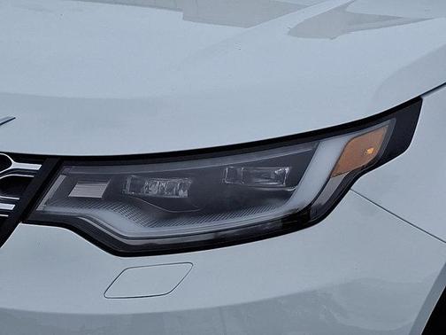 2025 Land Rover Discovery P300 S