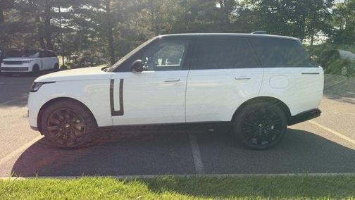 2025 Land Rover Range Rover P550e SE