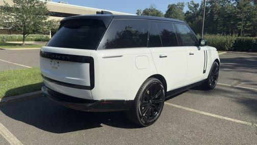 2025 Land Rover Range Rover P550e SE