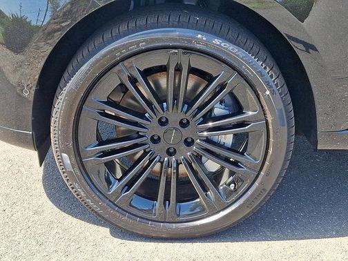 Santorini Black 2026 Land Rover Range Rover P530 SE 7 Seat