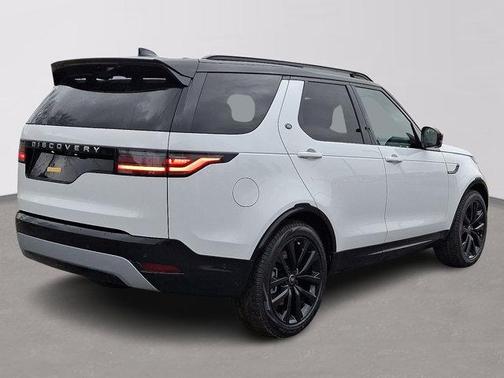 2026 Land Rover Discovery Tempest Edition