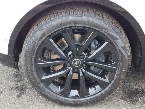 2026 Land Rover Discovery Tempest Edition