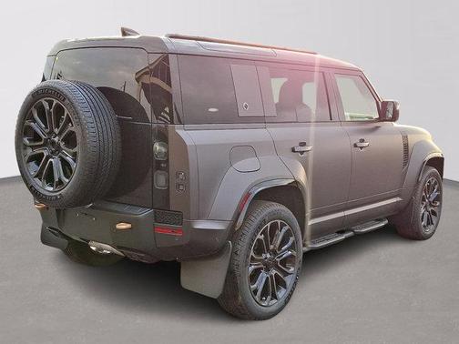 2026 Land Rover Defender OCTA