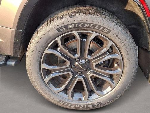 2026 Land Rover Defender OCTA